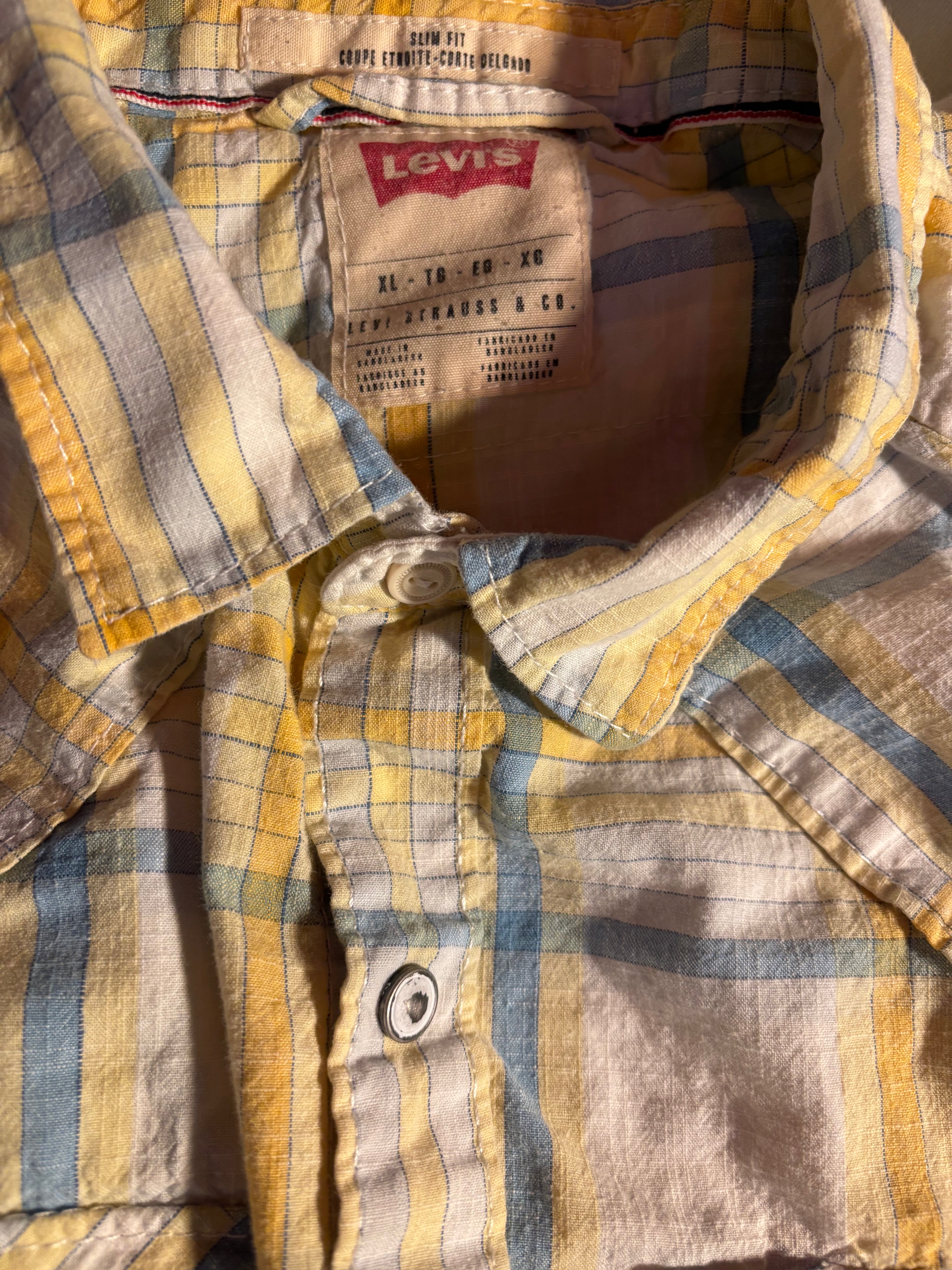 Levi’s Short Sleeve Shirt – Plaid – XL – Second Hand